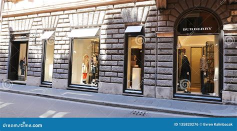 burberry roma via condotti orari|burberry online shop italia.